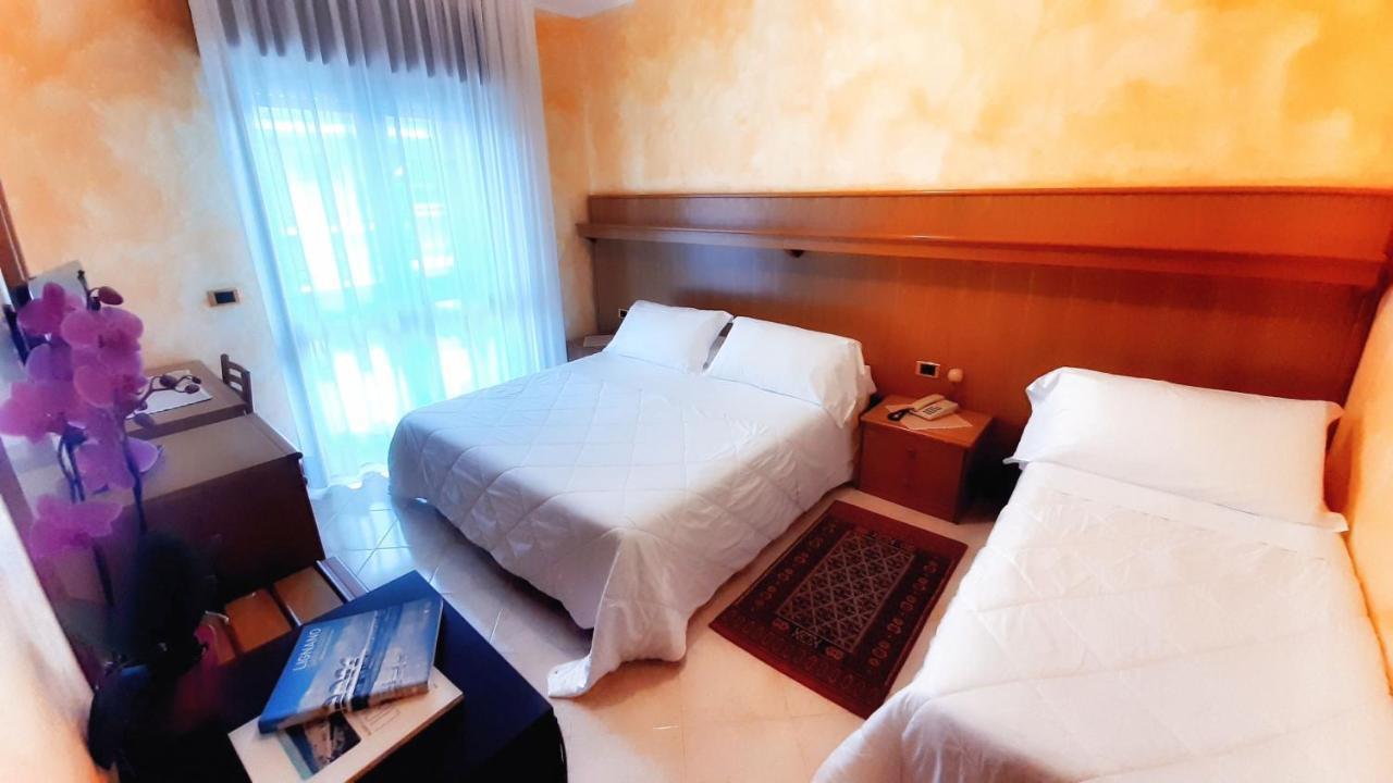 Hotel&Wellness Fra I Pini Lignano Sabbiadoro Eksteriør bilde