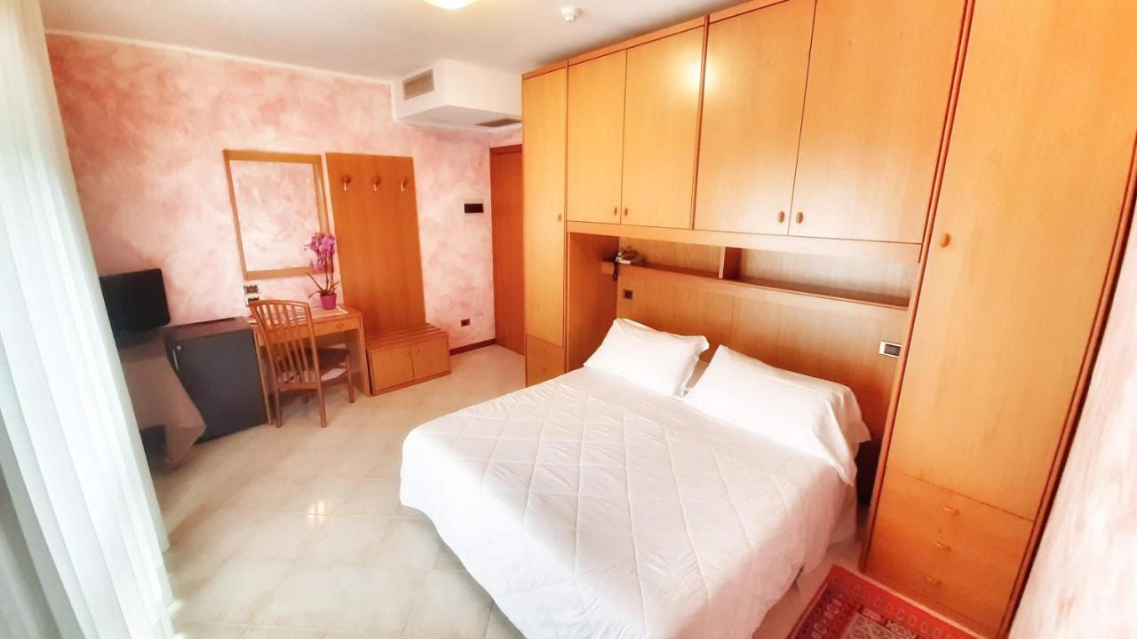 Hotel&Wellness Fra I Pini Lignano Sabbiadoro Eksteriør bilde