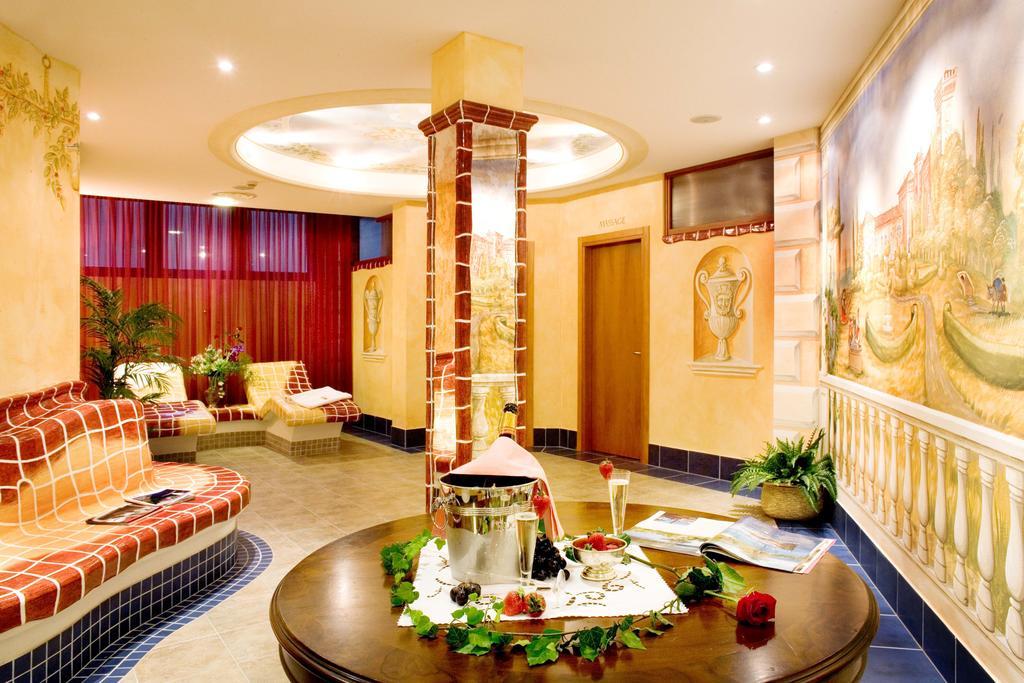 Hotel&Wellness Fra I Pini Lignano Sabbiadoro Eksteriør bilde