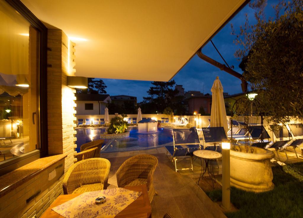 Hotel&Wellness Fra I Pini Lignano Sabbiadoro Eksteriør bilde