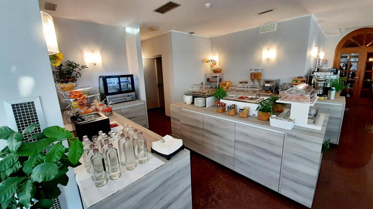 Hotel&Wellness Fra I Pini Lignano Sabbiadoro Eksteriør bilde