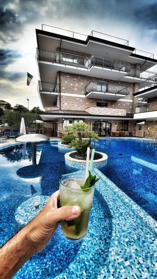 Hotel&Wellness Fra I Pini Lignano Sabbiadoro Eksteriør bilde