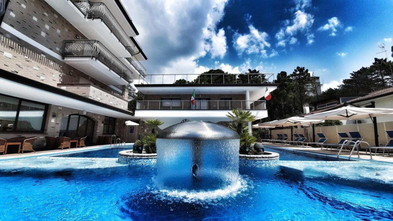 Hotel&Wellness Fra I Pini Lignano Sabbiadoro Eksteriør bilde