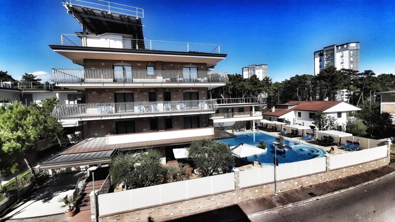 Hotel&Wellness Fra I Pini Lignano Sabbiadoro Eksteriør bilde
